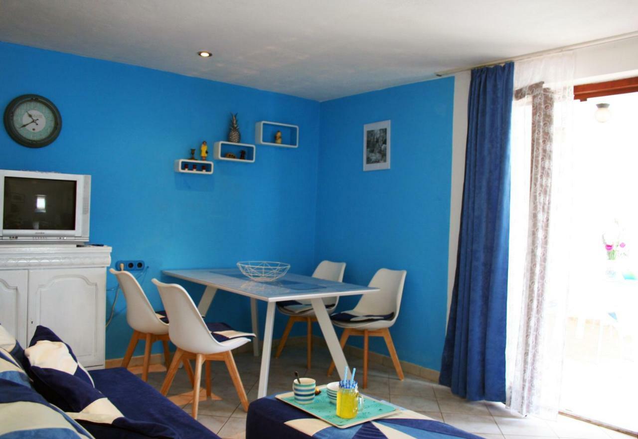 Apartment Azriel Vir Eksteriør bilde